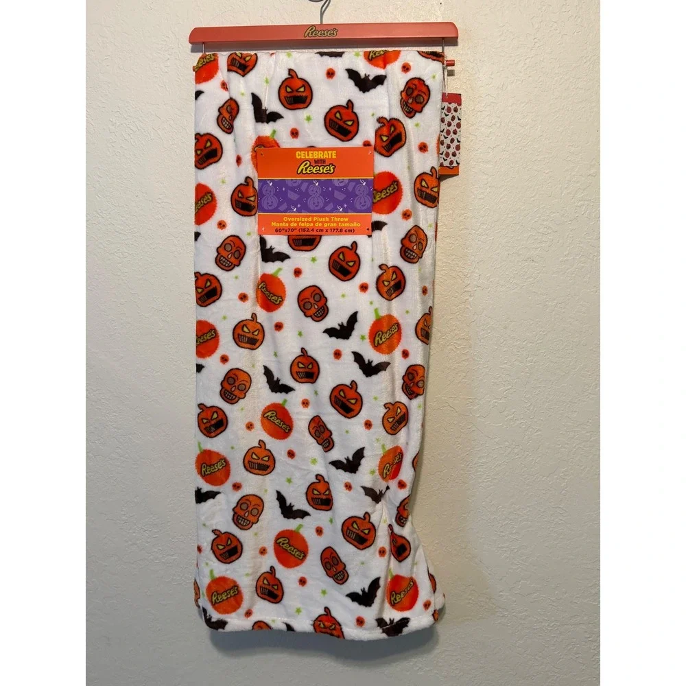 Reeses Halloween Oversized Plush Throw Blanket Pumpkin Skull Bat 60x70 NEW
